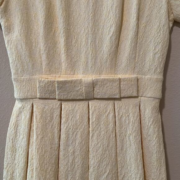 Tailored Pleated Midi Dress with Knot Detail - Picture 3 of 9